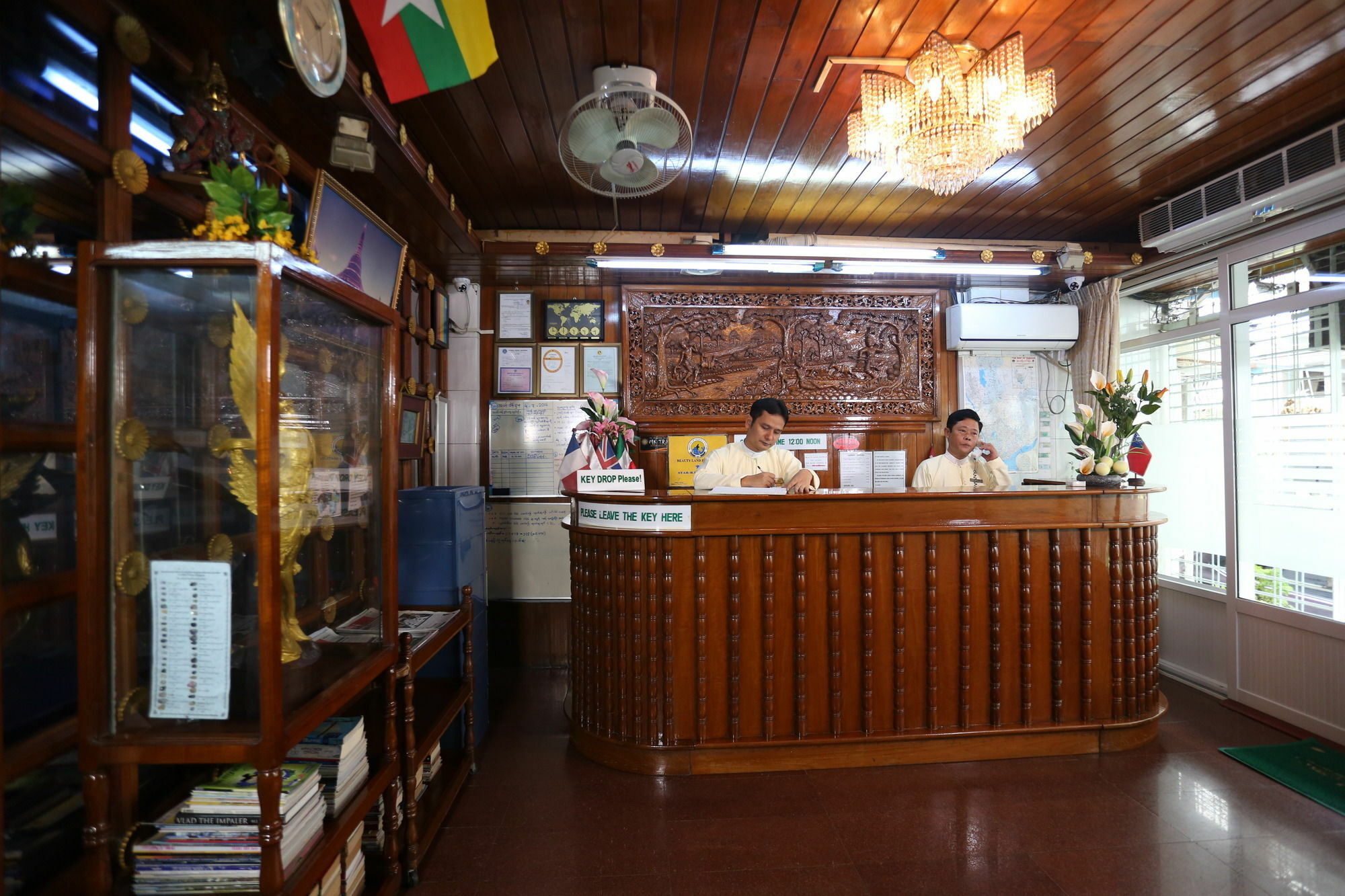 Beautyland Hotel II Rangoon Buitenkant foto